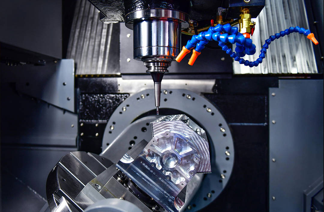 Guerre materiali: alluminio, titanio o plastica? In che modo la lavorazione del CNC gestisce materiali diversi