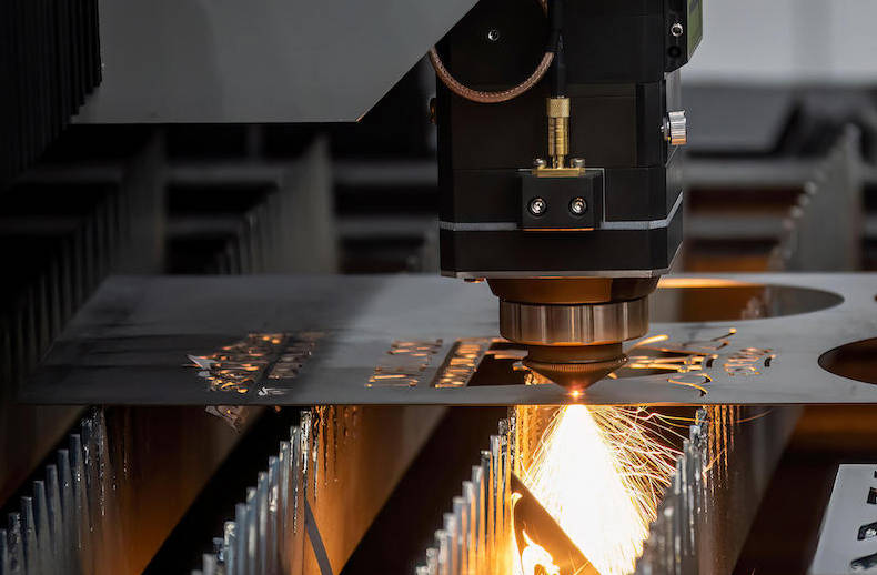 I vantaggi della flessione rapida della lamiera: taglio più rapidi e costi di strumenti inferiori